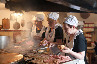 Menschen Mitmenschen Alltagsleben Portrait Freizeit Arbeitsleben Feste Feiern Glauben