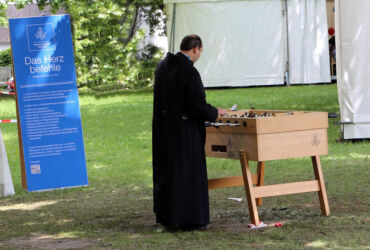 Menschen Mitmenschen Alltagsleben Portrait Freizeit Arbeitsleben Feste Feiern Glauben