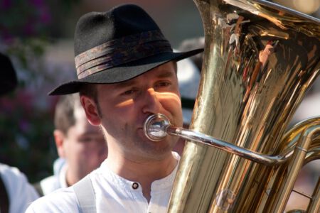 Schwermetall Blasmusik Musikinstrumente Blechbläser Holzbläser Brassband
