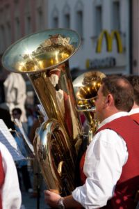 Schwermetall Blasmusik Musikinstrumente Blechbläser Holzbläser Brassband