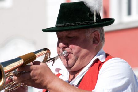Schwermetall Blasmusik Musikinstrumente Blechbläser Holzbläser Brassband