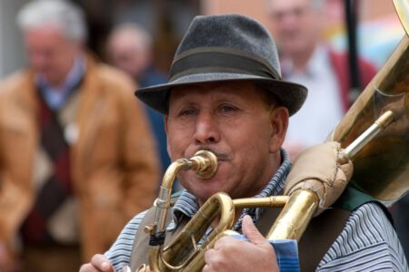 Schwermetall Blasmusik Musikinstrumente Blechbläser Holzbläser Brassband
