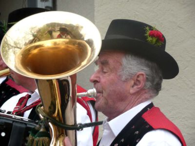 Schwermetall Blasmusik Musikinstrumente Blechbläser Holzbläser Brassband